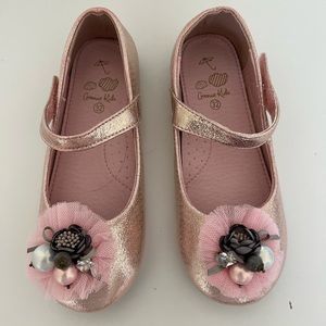 Brand new never worn dress shoes in sparkly pink!